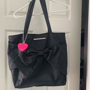 Betsey Johnson bow nylon tote bag w accessory bag